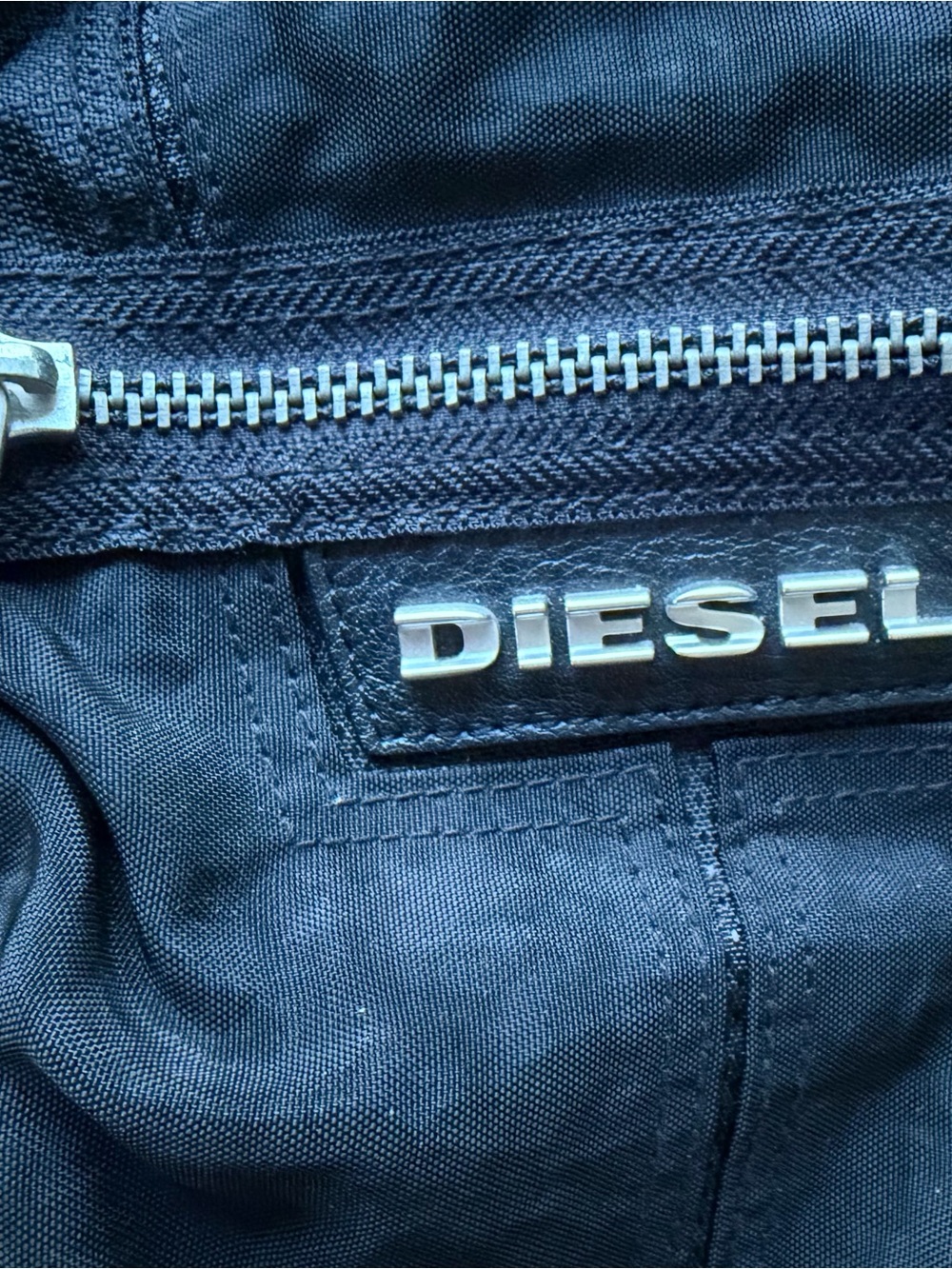 Rare Vintage DIESEL Black Nylon Sling Bag with Silver Hardware - Picture 4 of 7